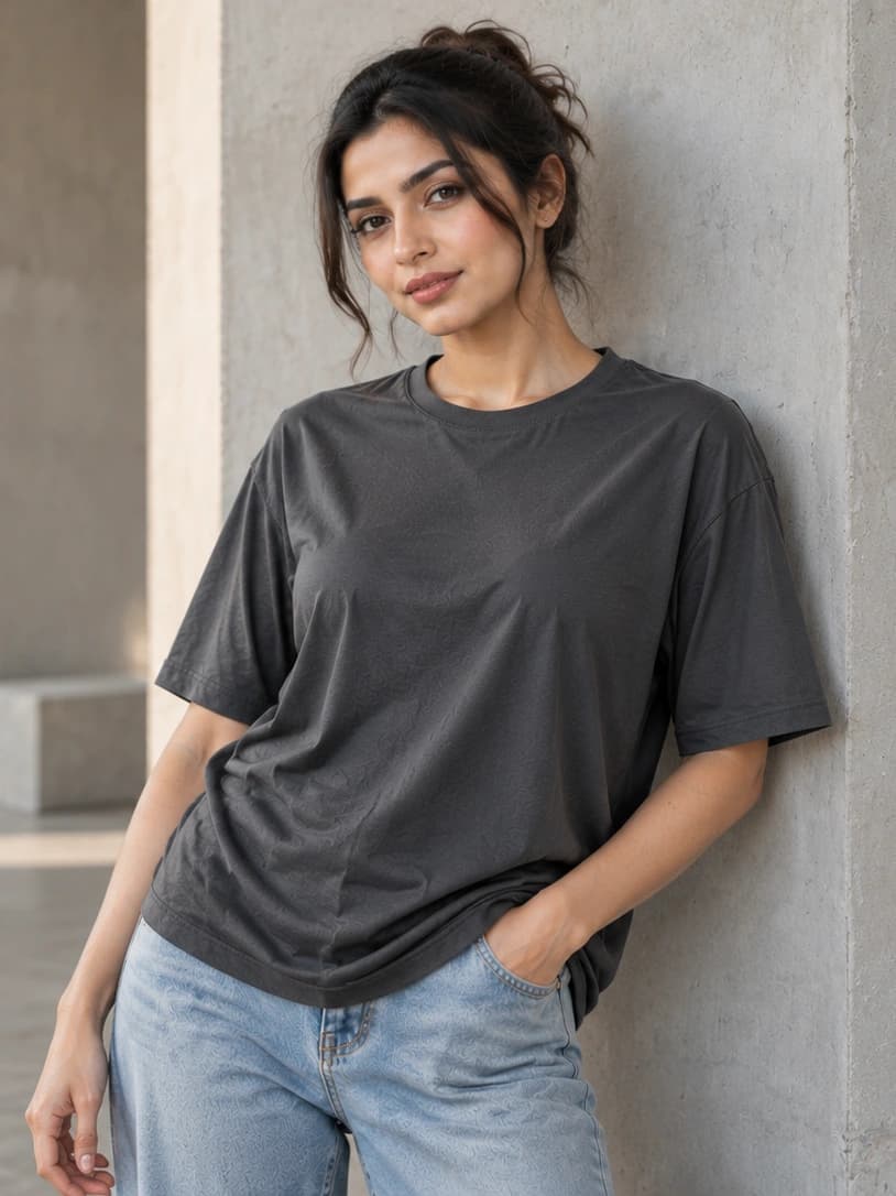 Relaxed boyfriend-fit tee for casual womenswear